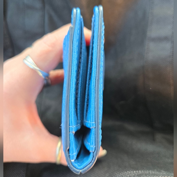 Fossil "Logan" Vibrant Blue Women's Wallet NWOT - Picture 3 of 7